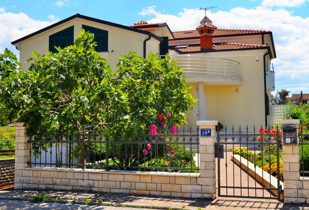Apartments Sv. Pelegrin Umag Luaran gambar