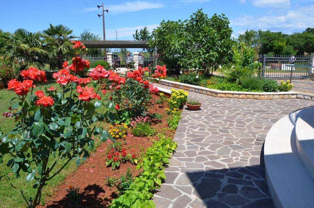 Apartments Sv. Pelegrin Umag Luaran gambar